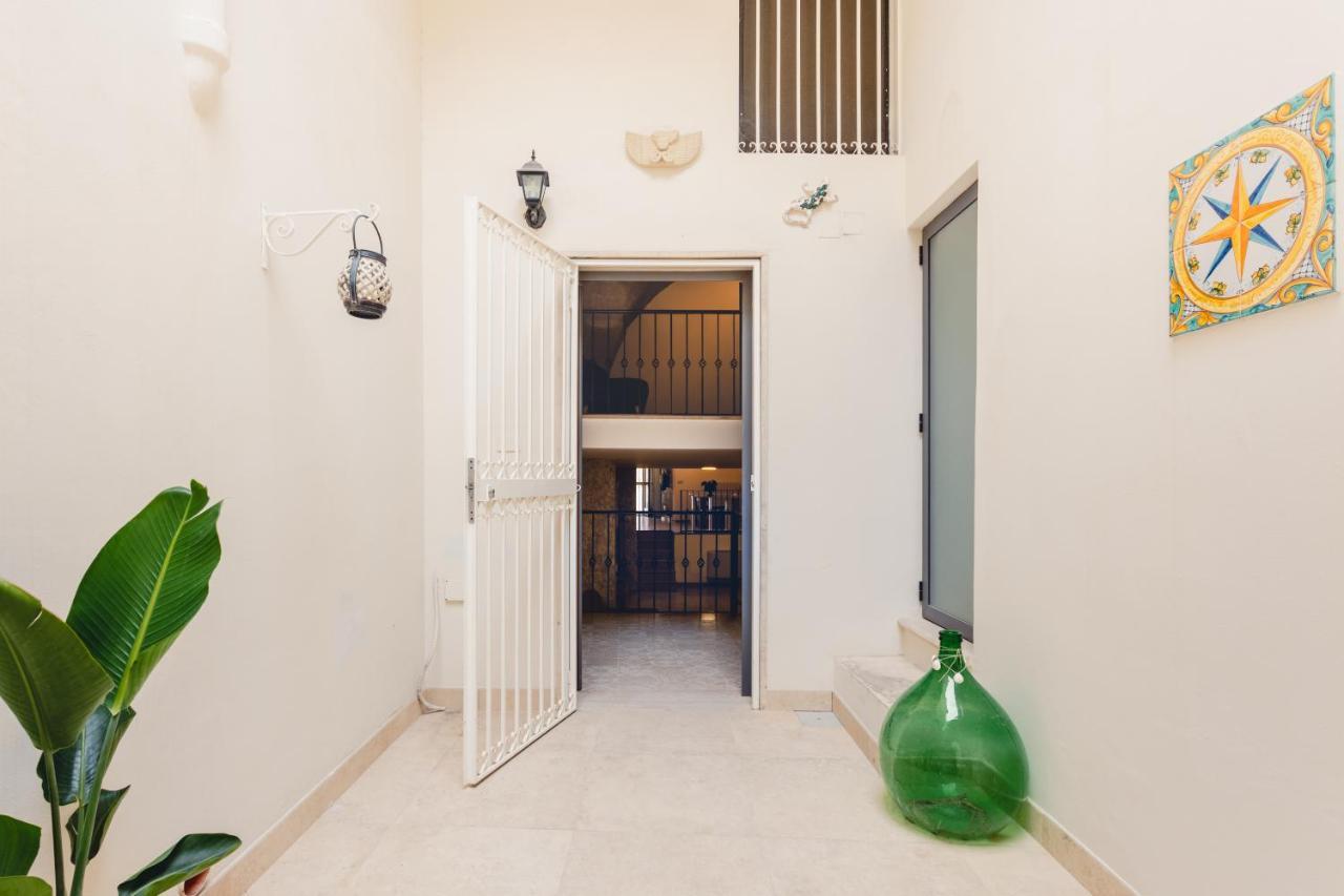 Convivo Apartment Palazzo Galateo Лече Екстериор снимка