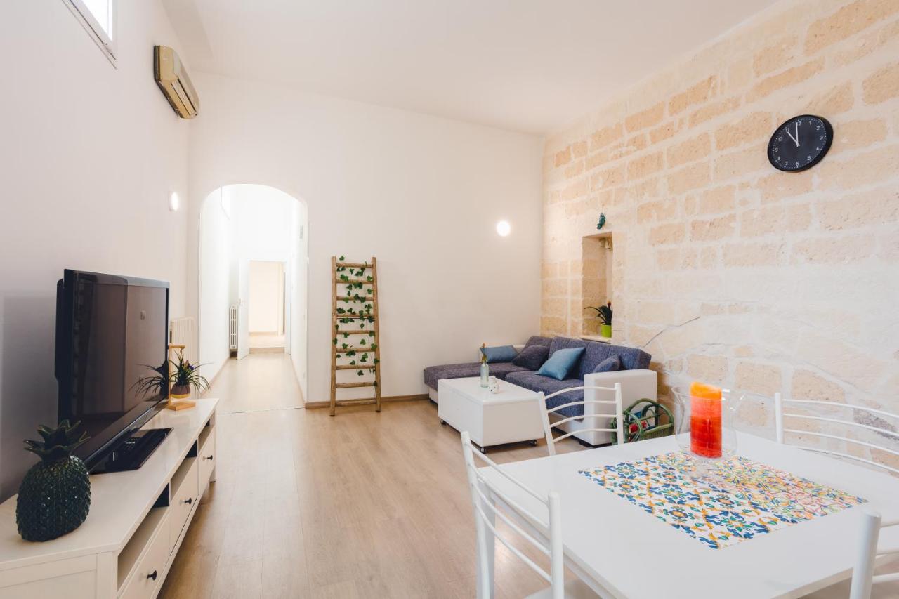 Convivo Apartment Palazzo Galateo Лече Екстериор снимка