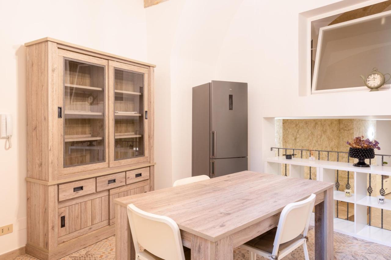 Convivo Apartment Palazzo Galateo Лече Екстериор снимка