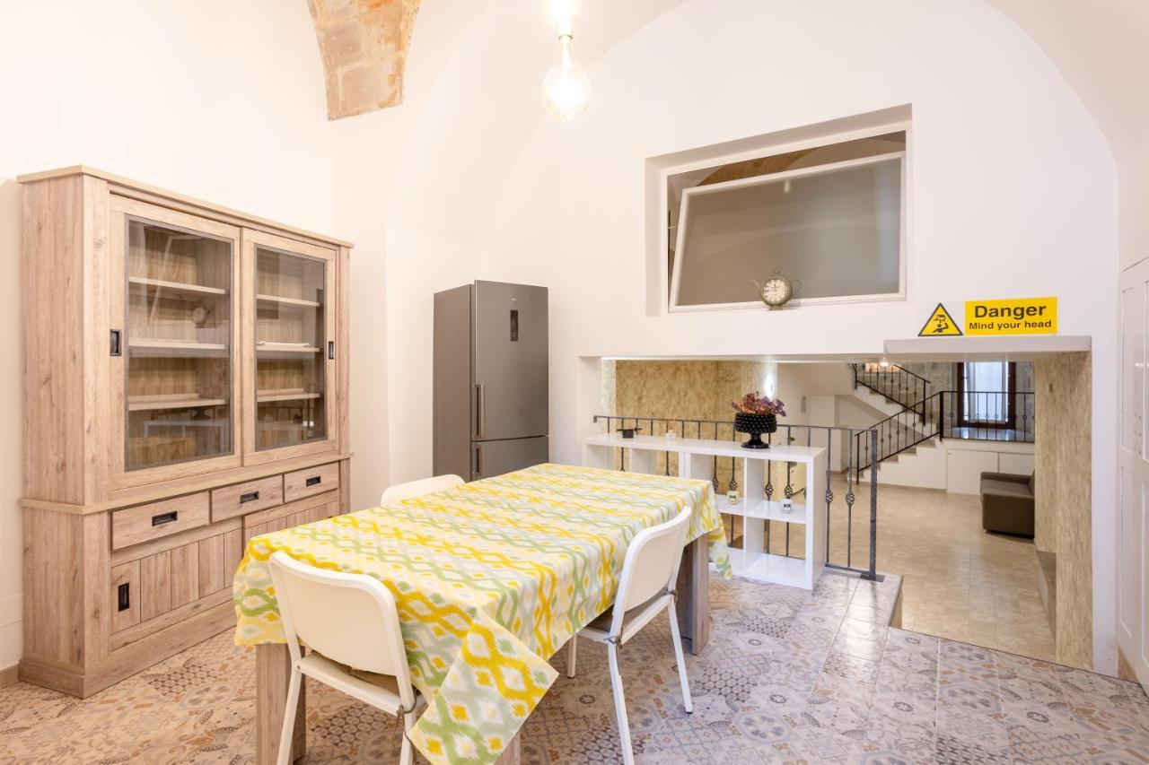 Convivo Apartment Palazzo Galateo Лече Екстериор снимка