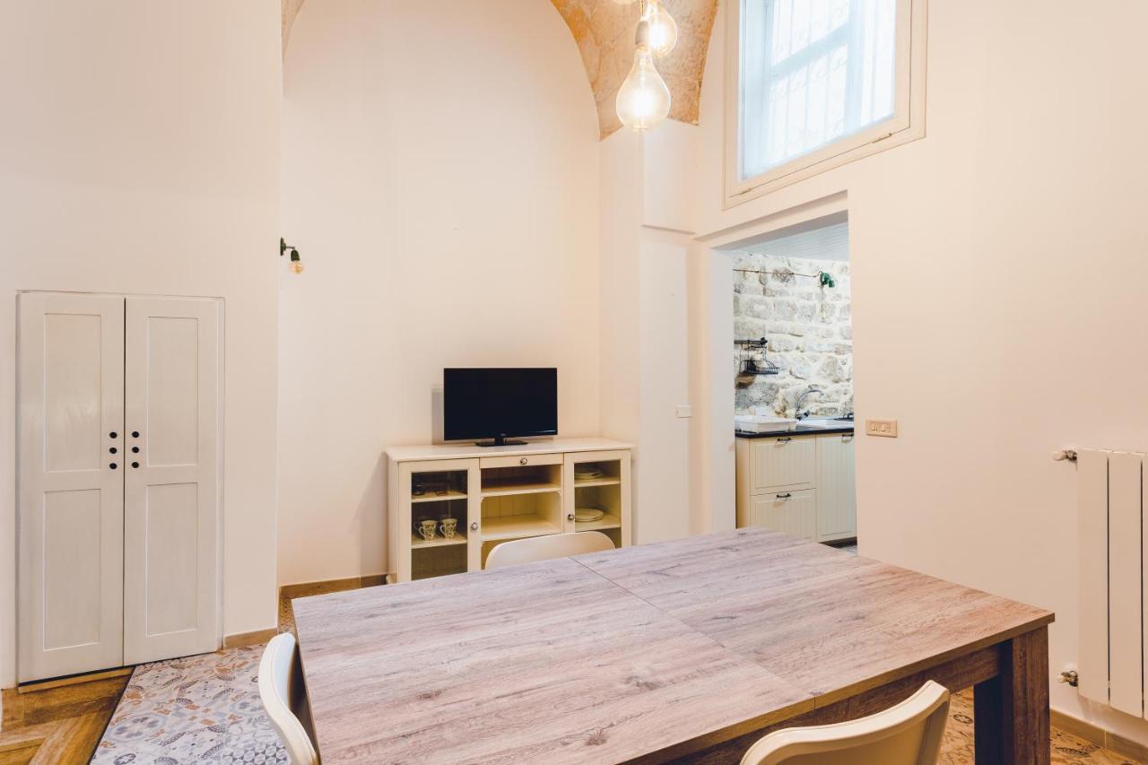 Convivo Apartment Palazzo Galateo Лече Екстериор снимка