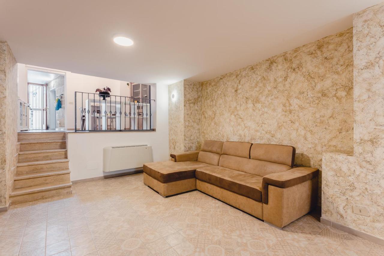 Convivo Apartment Palazzo Galateo Лече Екстериор снимка