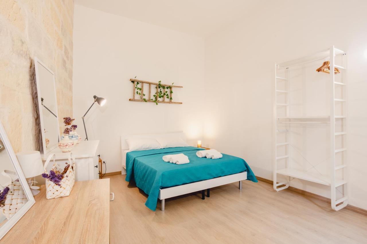 Convivo Apartment Palazzo Galateo Лече Екстериор снимка
