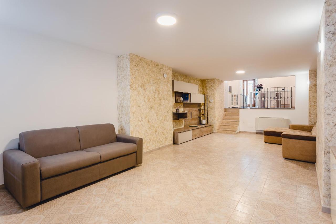 Convivo Apartment Palazzo Galateo Лече Екстериор снимка