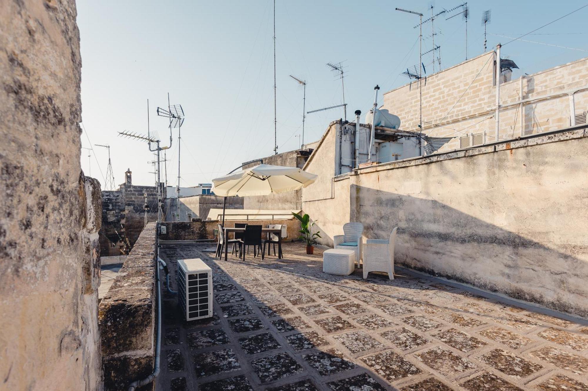 Convivo Apartment Palazzo Galateo Лече Екстериор снимка