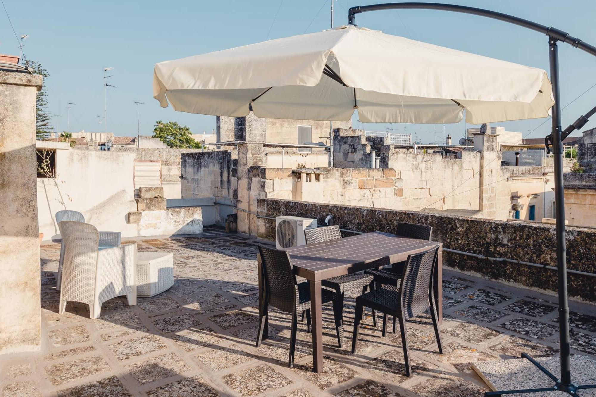 Convivo Apartment Palazzo Galateo Лече Екстериор снимка